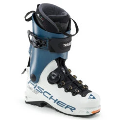 WOMEN’S CROSS-COUNTRY SKIING BOOTS - FISCHER TRAVERS TS